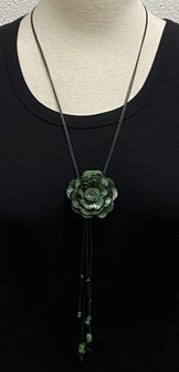 Leren bloem ketting klein groen