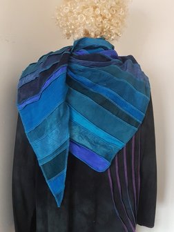 Driehoekige blauwe zijden sjaal - Liz