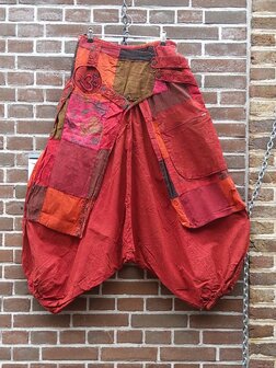 Harembroek &#039;rokje&#039; rood patch