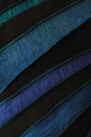 Zijden sjaal in zwart, blauw en paars tinten - Liz