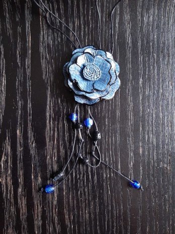 Leren bloem ketting klein jeans blauw