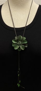 Leren bloem ketting groot groen Leren bloem ketting groot groen